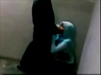 Minha namorada loira chupando fundo quero ver filme pornô nacional