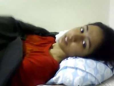 Uma garota cavalga e massageia quero ver vídeo de sexo pornô brasileiro um galo