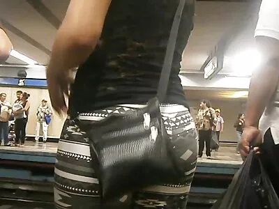 Garota madura peituda quero ver um filme de pornô brasileiro montando aquele pau