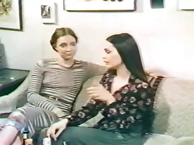 Duas namoradas gostosas tomam banho juntas quero ver vídeo pornô de mulher brasileira no chuveiro e se acariciam