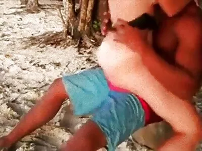 Um adolescente grande quero ver filme pornô brasileiro grátis está sendo fodido