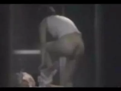 Garota gostosa se masturbando com ver vídeo de pornô brasileiro aspirador de pó