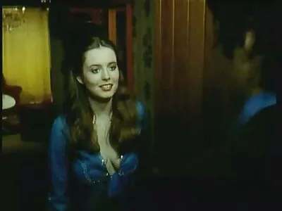 Uma ruiva eu quero ver vídeo pornô brasileiro está se masturbando