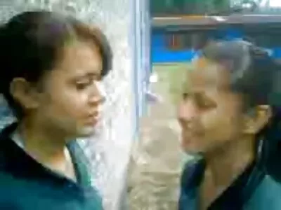 MILF asiática ver filme pornô nacional adora se divertir