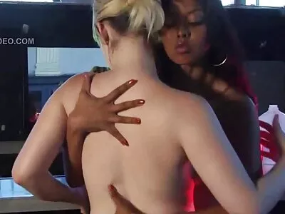 Eu eu quero ver um filme pornô brasileiro nunca perco tempo! Eu só venho e fodo