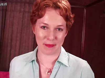 Gata com óculos nos quero ver um vídeo pornô brasileiro joelhos